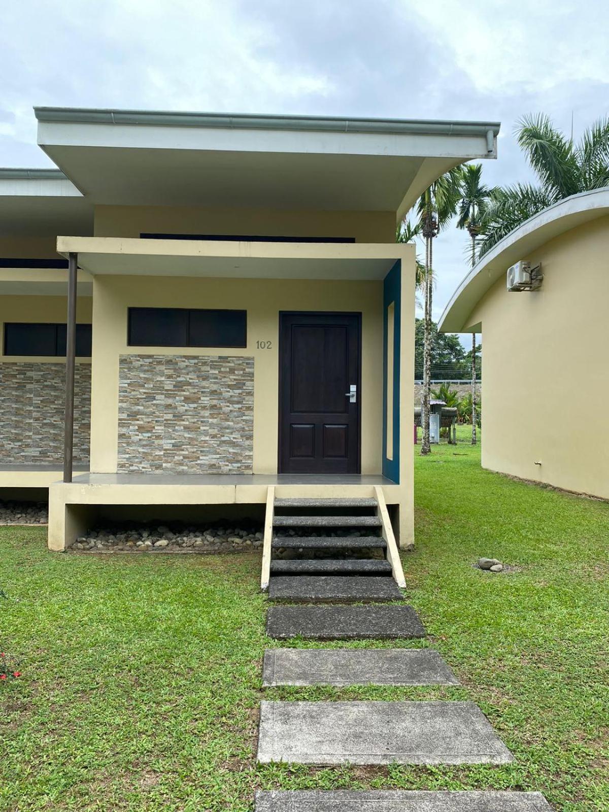 Hotel Los Rios Guacimo  ภายนอก รูปภาพ